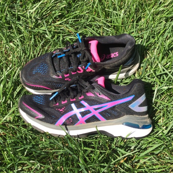 Like-New ASICS Sneakers - Picture 4 of 5